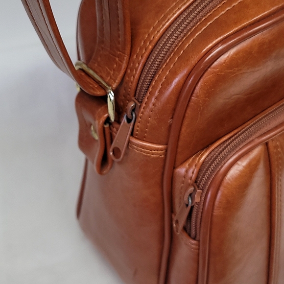 Vintage "Holiday" brand 2 piece faux leather luggage set made in Korea - Picture 15 of 15